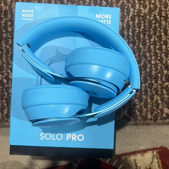 SOLO PRO PHARRELL WILLIAMS BEATS HEADPHONES - Picture 6 of 7